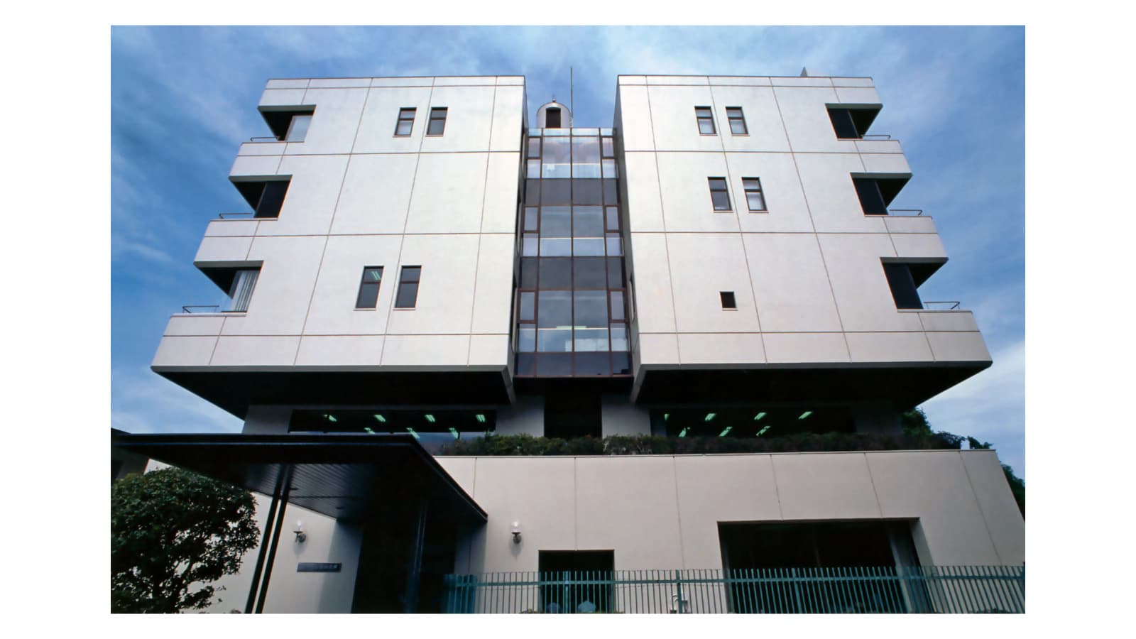 横浜市公害研究所(現環境科学研究所)